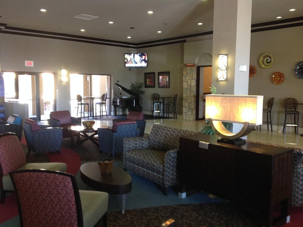 Отель Wyndham El Paso Airport And Water Park Экстерьер фото