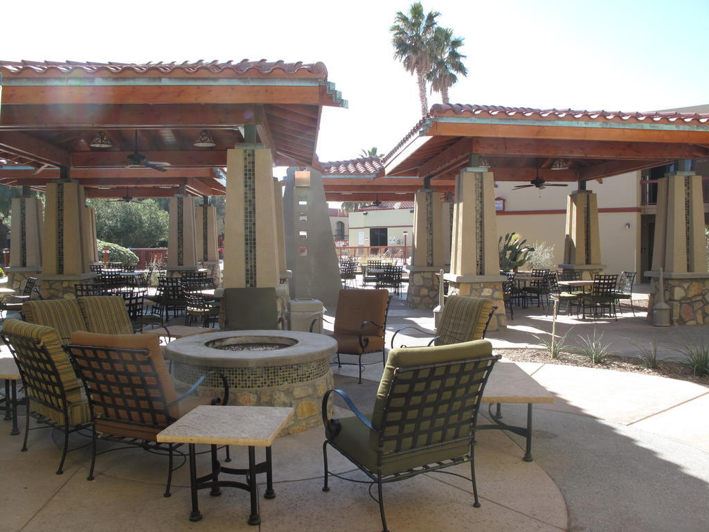 Отель Wyndham El Paso Airport And Water Park Экстерьер фото