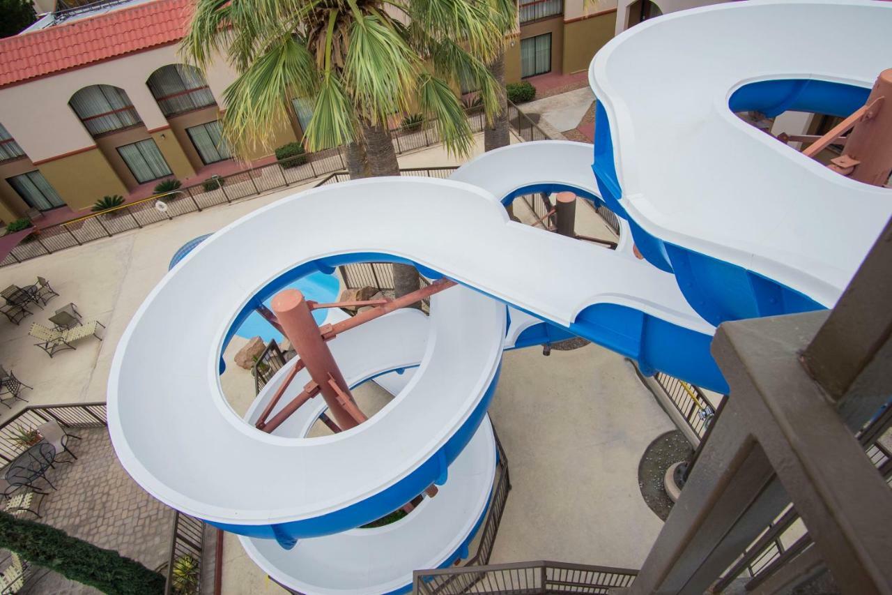 Отель Wyndham El Paso Airport And Water Park Экстерьер фото